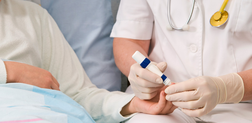 Как защитить диабетиков от осложнений после операций?