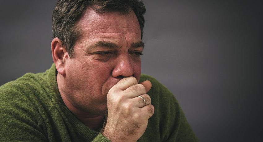 Сильный кашель - симптом аденокарциномы легкого